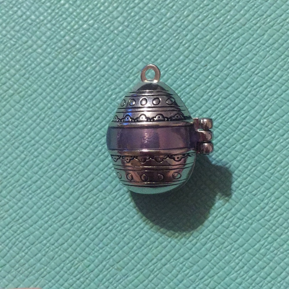 Easter Charm - Picture 3 of 3